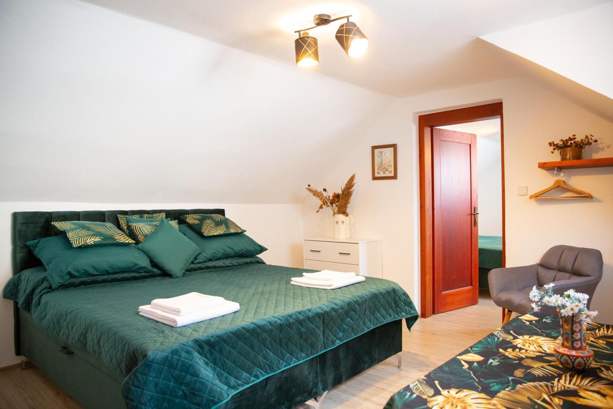 Rezidence Plesivec - Rodinny Apartman S 3 Loznicemi Český Krumlov Extérieur photo